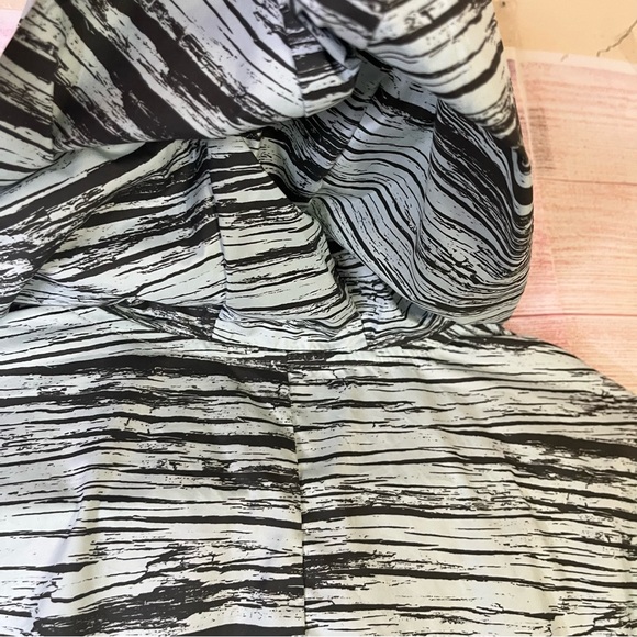 New Balance Light Weight‎ Wind & Water Resistant Full Zipper Jacket Size   XL - Picture 9 of 10